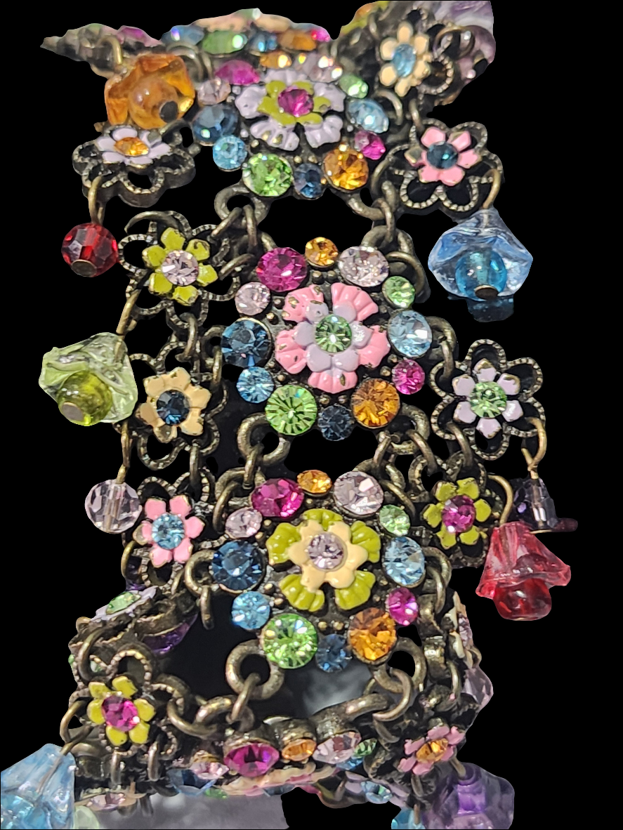 Beautiful floral rhinestone bracelet with dangles