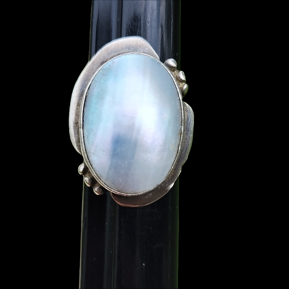 Sterling silver Native American mother of pearl ring size 7.25 Benjamin James