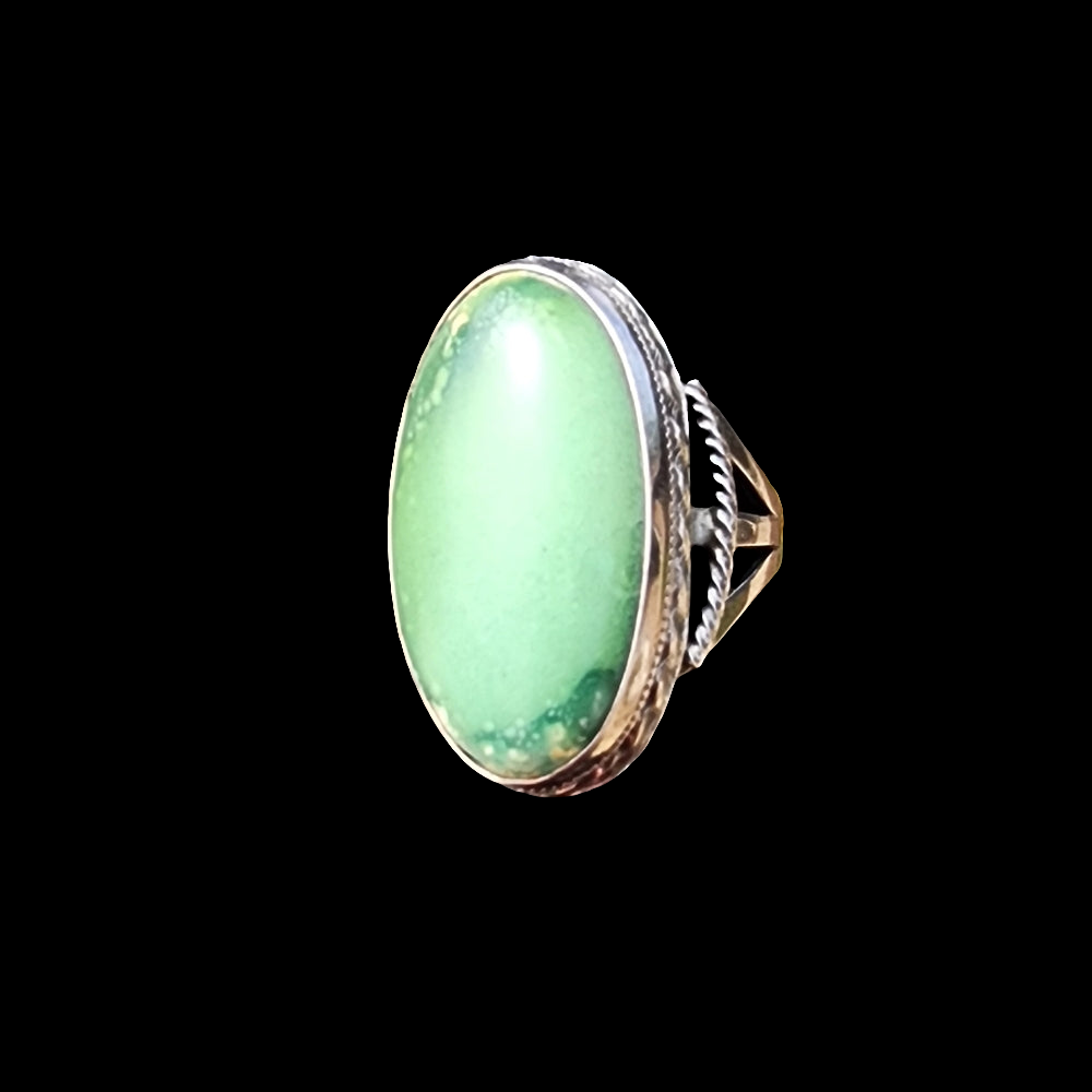 Sterling silver Native American green stone ring size 8 fine jewelry