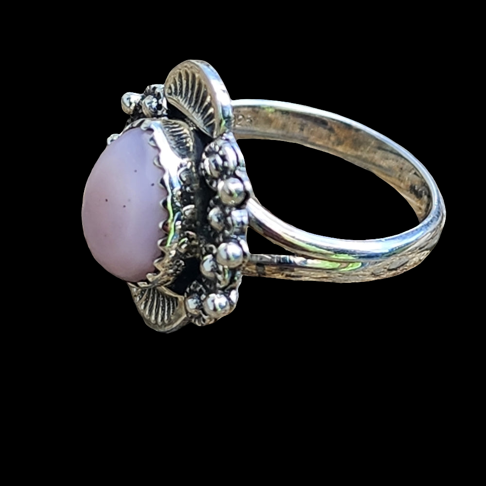 Sterling silver ring with pink stone size 6.25