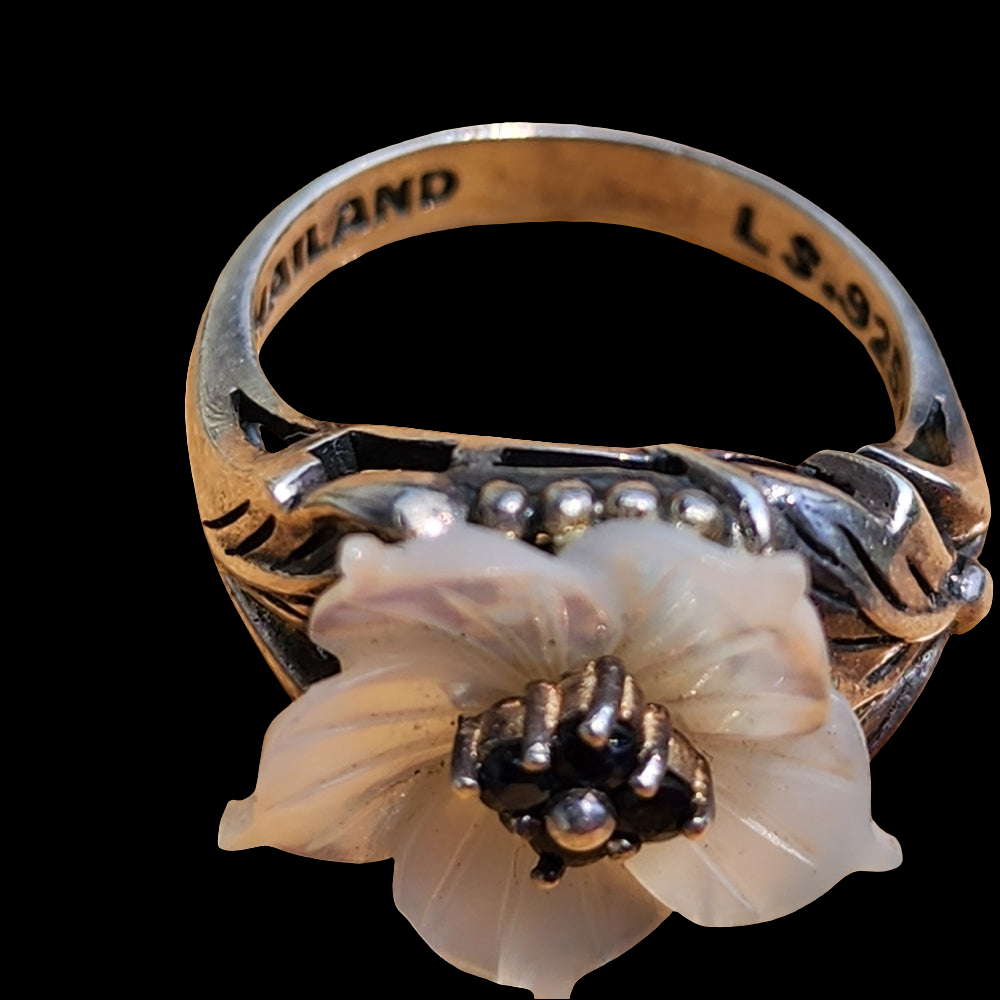 Lee Sand sterling silver mother of pearl and Sapphire floral ring size 6.75
