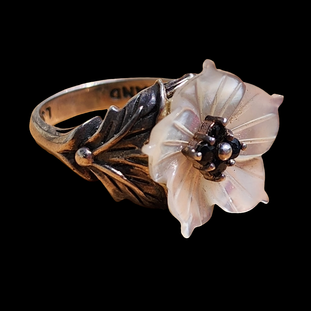 Lee Sand sterling silver mother of pearl and Sapphire floral ring size 6.75