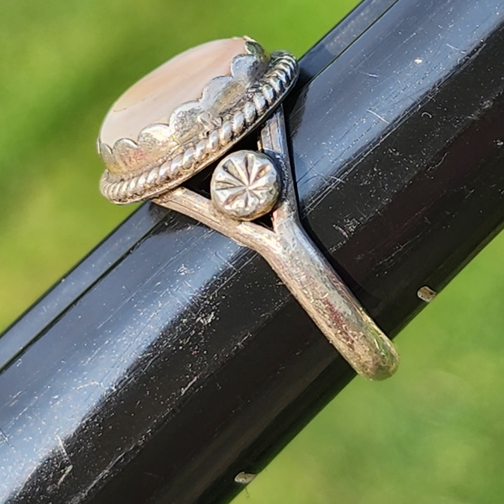 Native American sterling silver ring with mother of pearl size 5.5