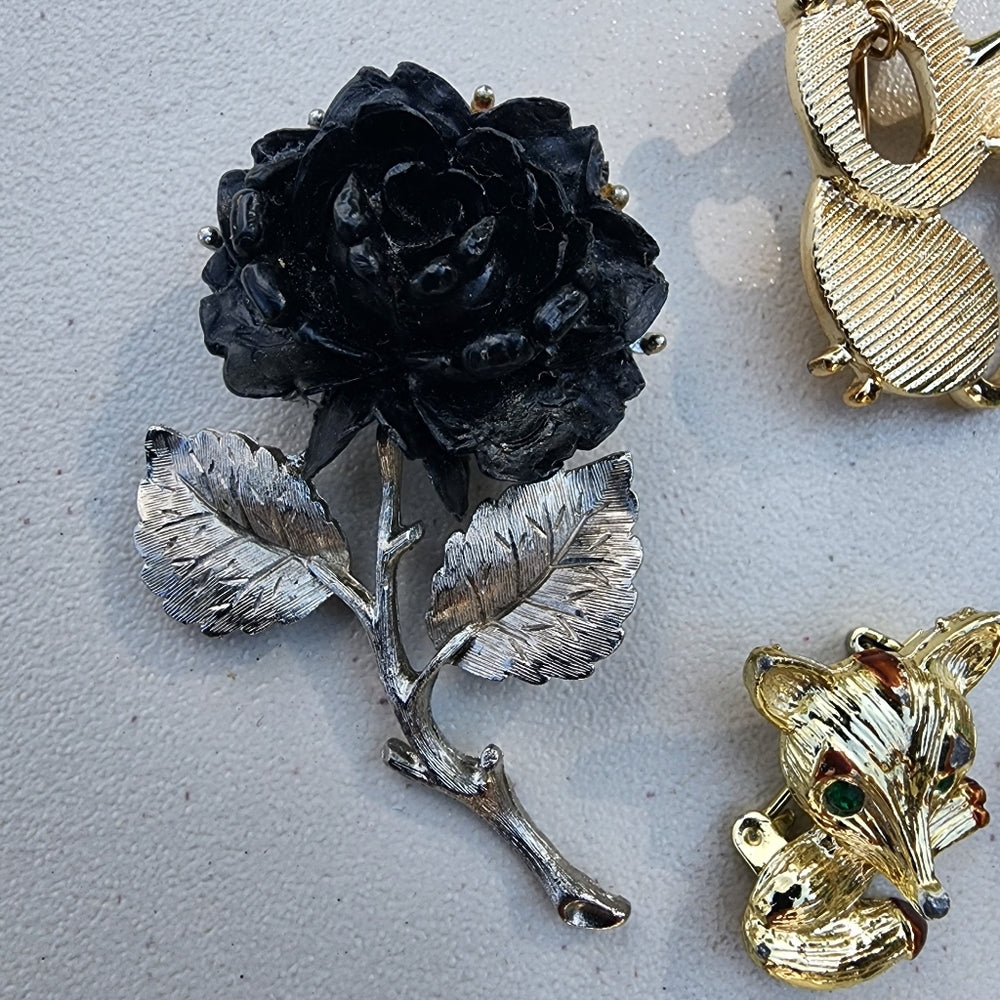 Lot costume jewelry fashion pens designer Gerrys Sarah Coventry brooch pins
