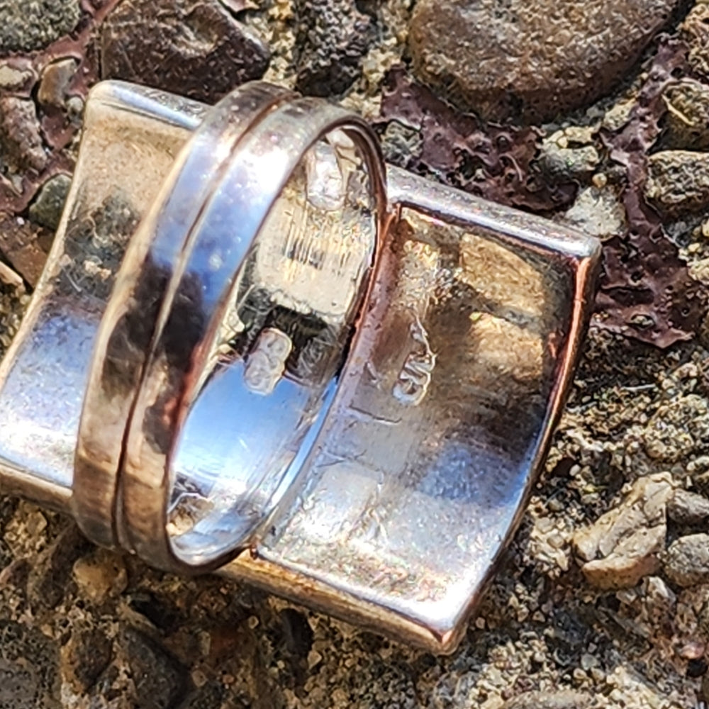 Sterling silver mother of pearl enamel inlay ring size 7 by Charles Winston