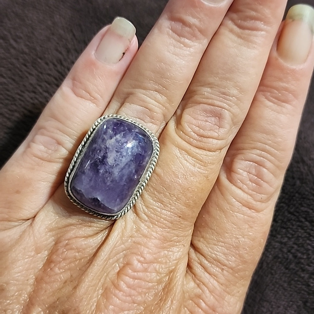 Southwestern sterling silver ring with purple stone size 5.75 fine jewelry