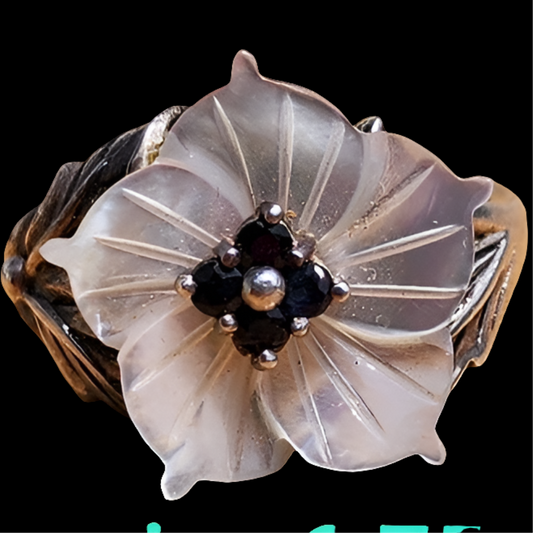 Lee Sand sterling silver mother of pearl and Sapphire floral ring size 6.75