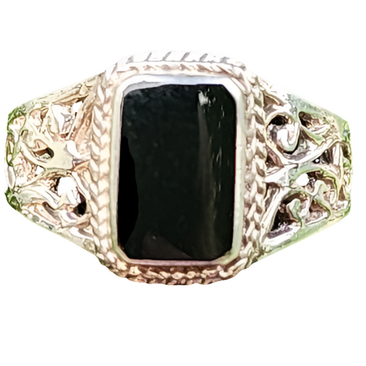 Sterling silver ring with Onyx size 8