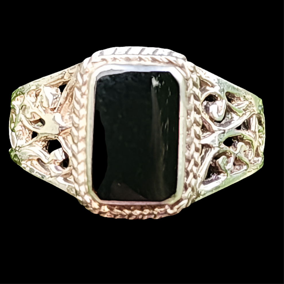 Sterling silver ring with Onyx size 8