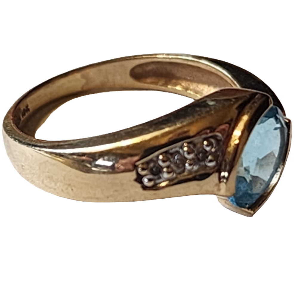 10k  yellow gold blue topaz and diamond ring size 8 great investment
