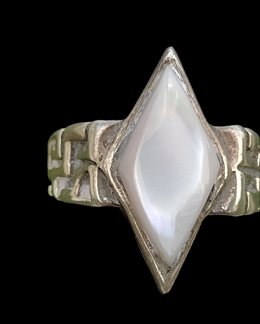 Handmade sterling silver ring with mother of pearl size 6.5 Native American ?