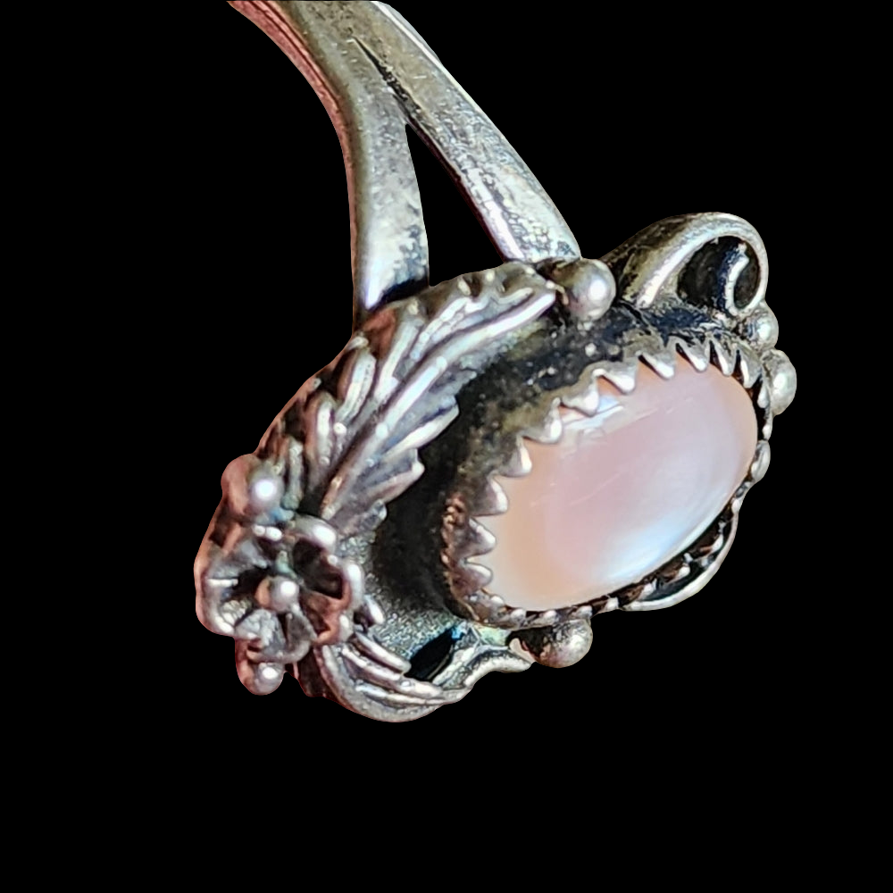 Vintage Native American sterling silver ring pink mother Pearl size 6