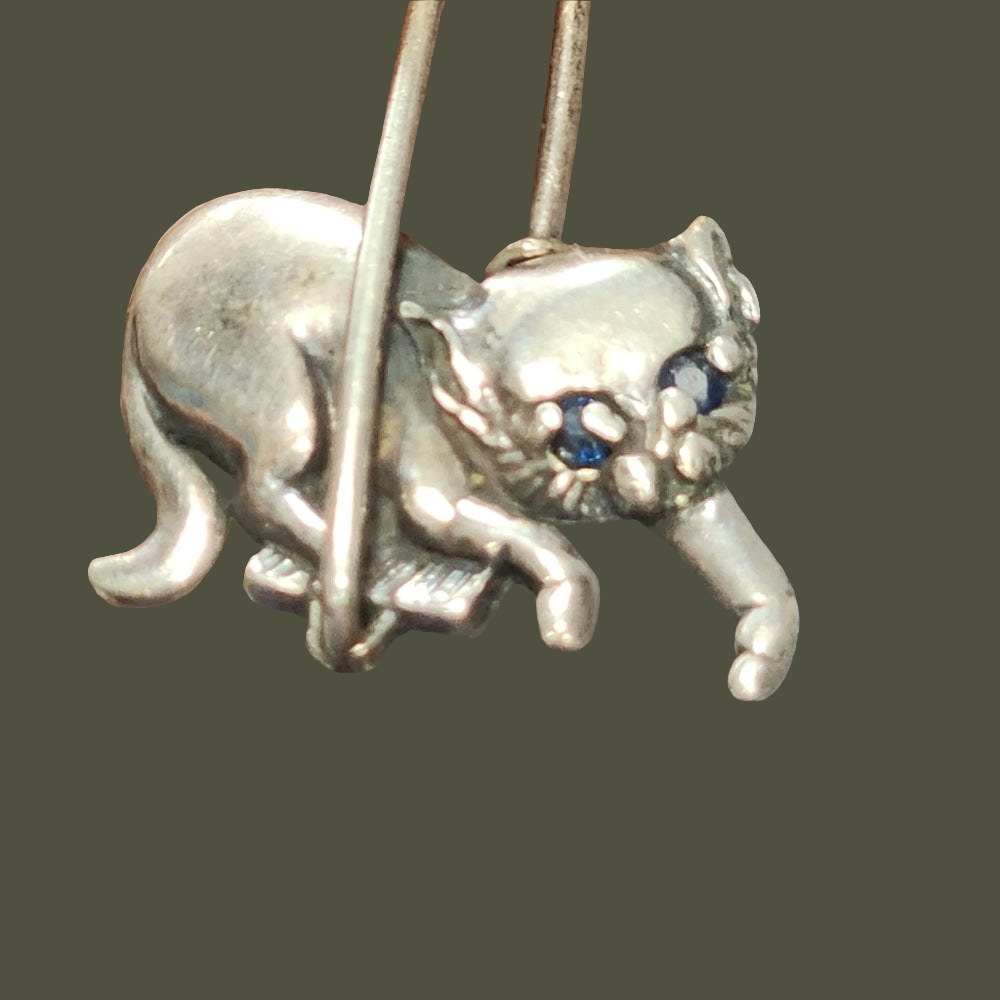 Vintage sterling silver kitty cat pendant charm w blue diamond eyes modernist