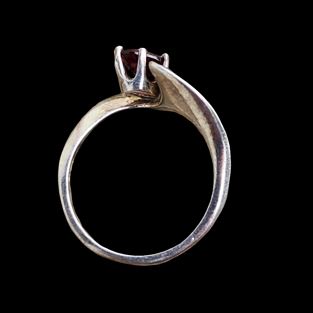 Sterling silver ring with red stone size 6.25