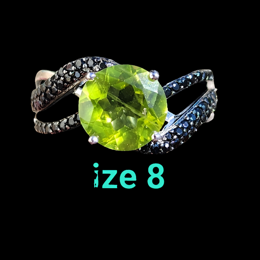 Sterling silver green peridot ring with black Stones size 8 jewelry