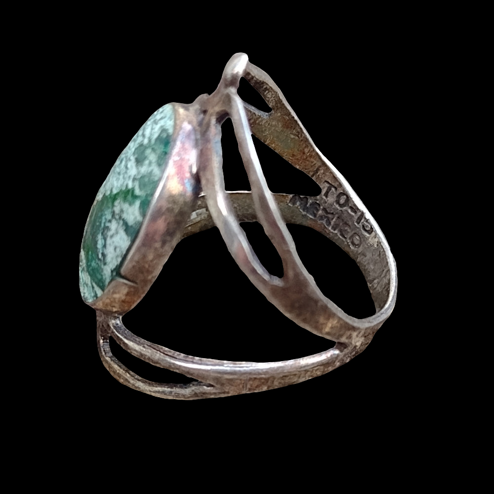 Vintage artist signed Mexican sterling silver ring size 5.75 green stone