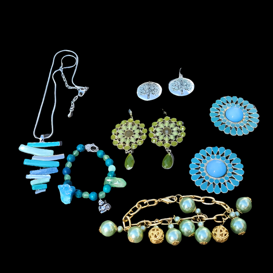 Six piece lot of costume fashion jewelry earrings pierced ears necklace bracelet