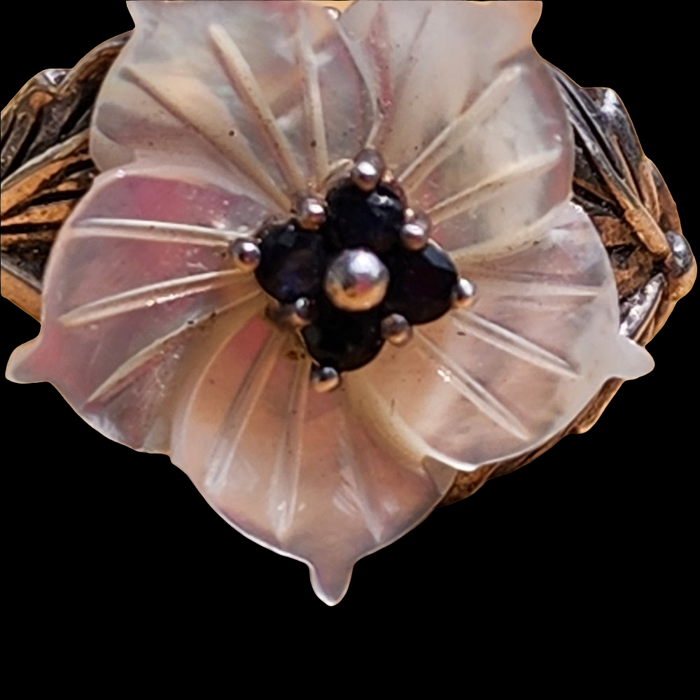 Lee Sand sterling silver mother of pearl and Sapphire floral ring size 6.75