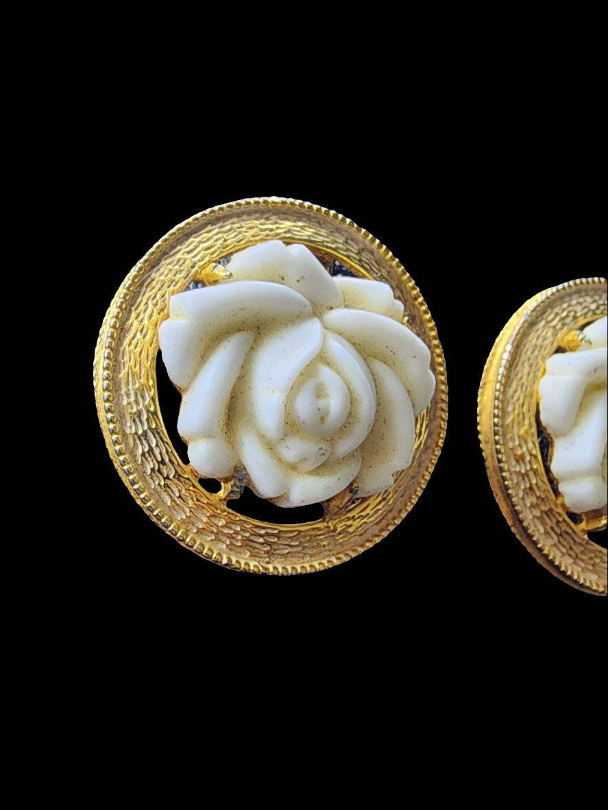 Gold Tone carved flower clip on earrings Fashion jewelry