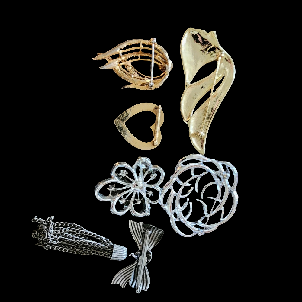 Costume jewelry bundle lot gold silver ton brooches scarf pin some signed