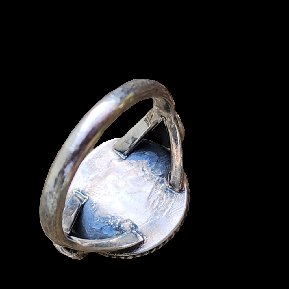 Native American sterling silver ring with mother of pearl size 5.5