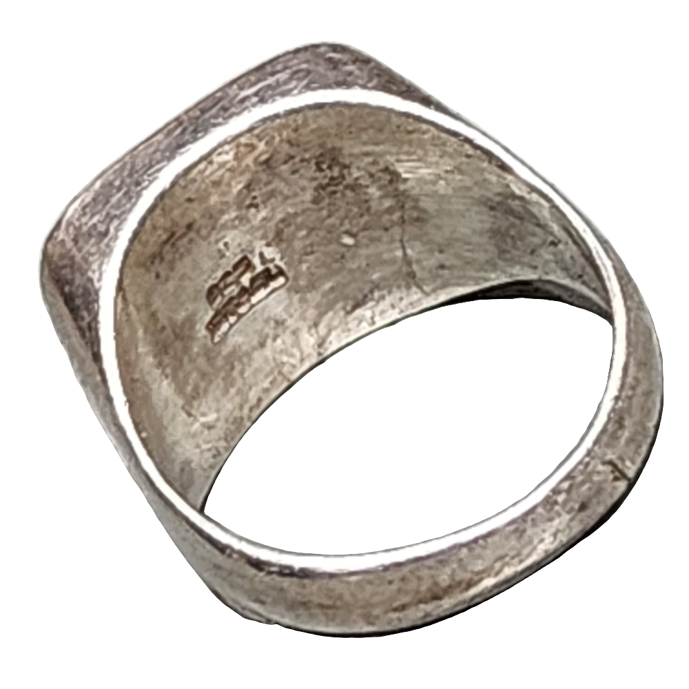 Vintage sterling silver ring made in Israel size 6.5 beautiful green stone