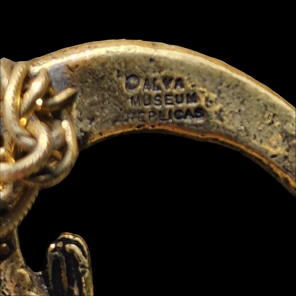 Alva museum replica gold tone catfish fish chunky High fashion necklace