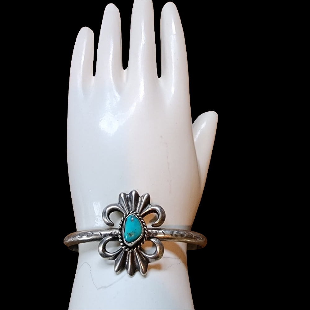 Vintage sterling silver Native American turquoise cuff bracelet