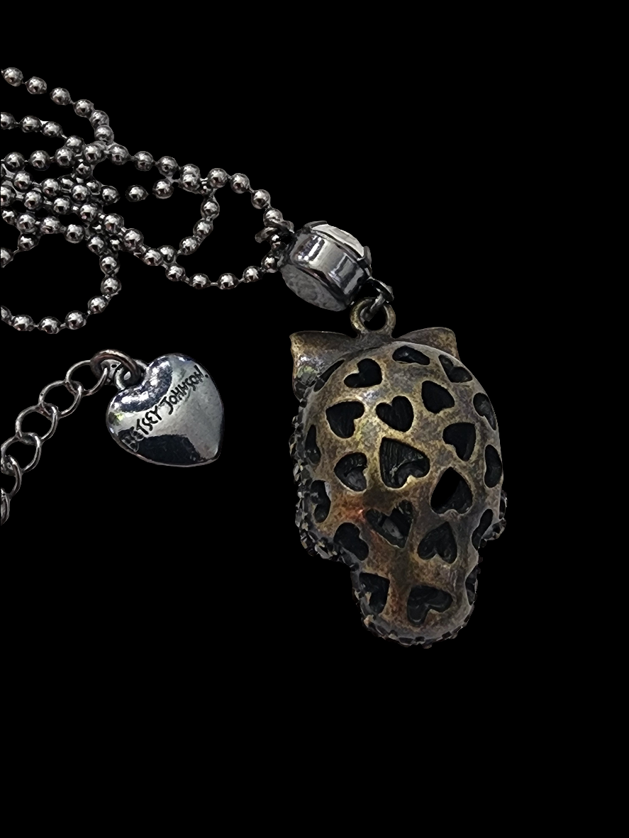 Betsey Johnson rhinestone necklace pendant skull