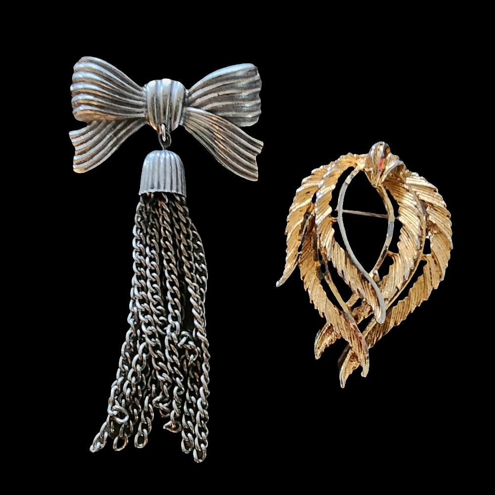 Costume jewelry bundle lot gold silver ton brooches scarf pin some signed