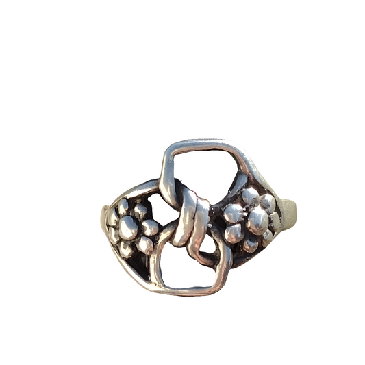Vintage sterling silver ring with flowers size 7.25