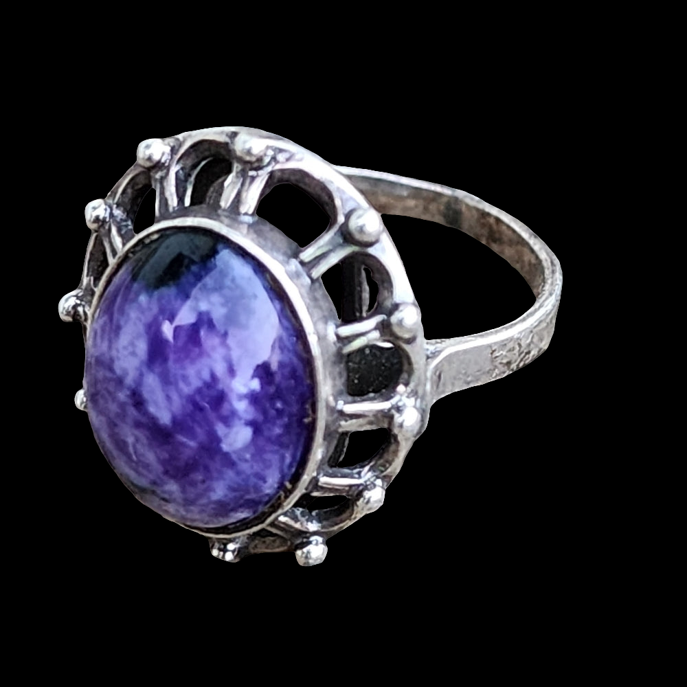 Sterling silver ring with nice Mojave purple type Stone size 6