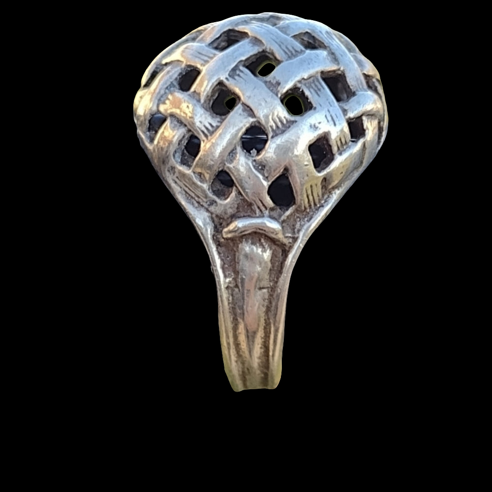 Vintage sterling silver basket weave Dome top ring size 7
