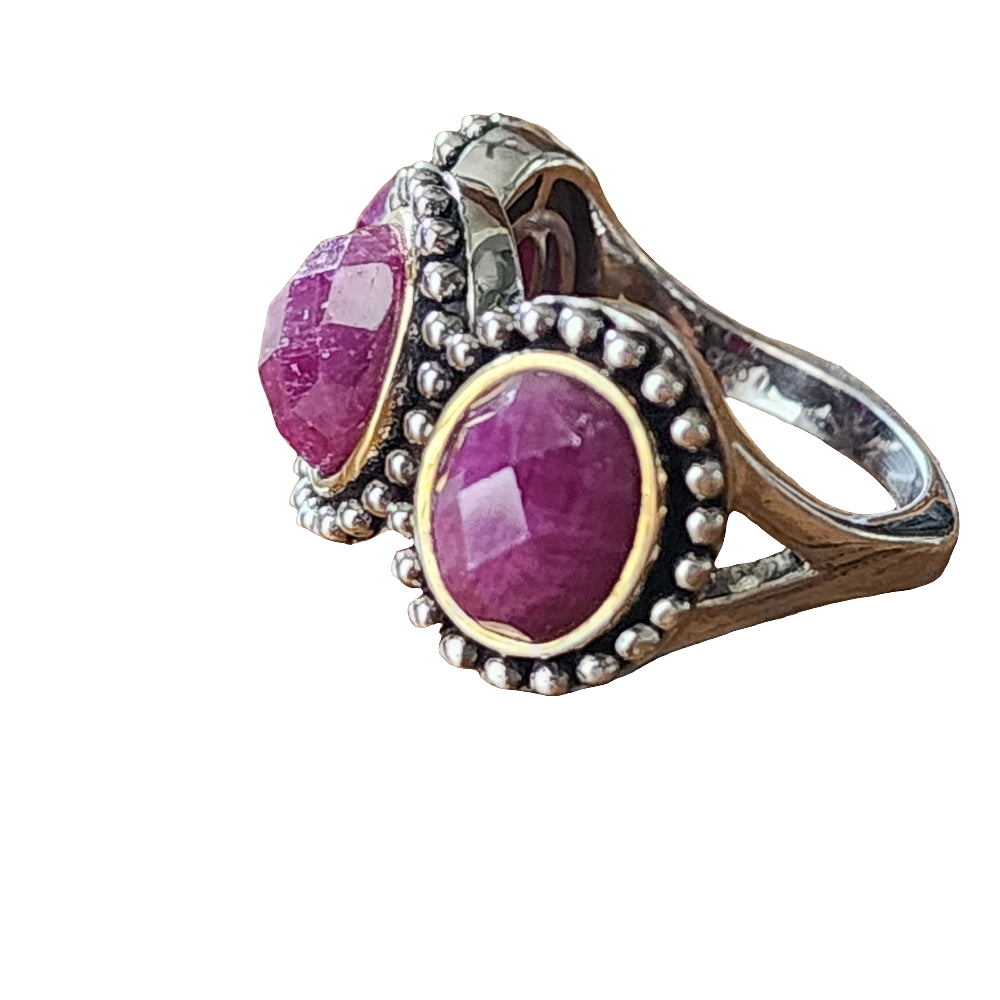 Sterling silver faceted 3 stone ring Amethyst    red color size 6.75