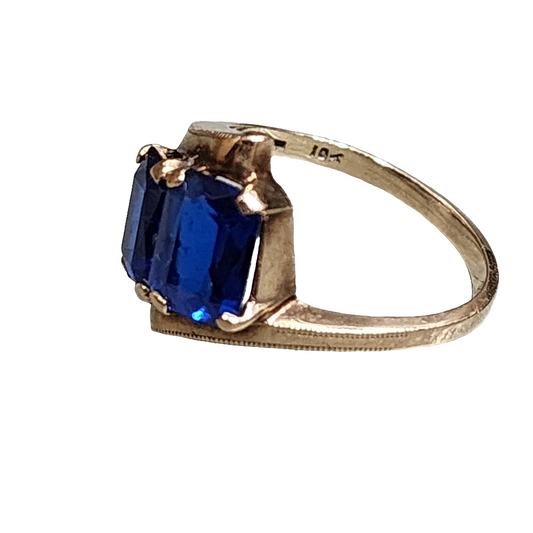 10k yellow gold ring with navy blue stones size 7 10K jewelry