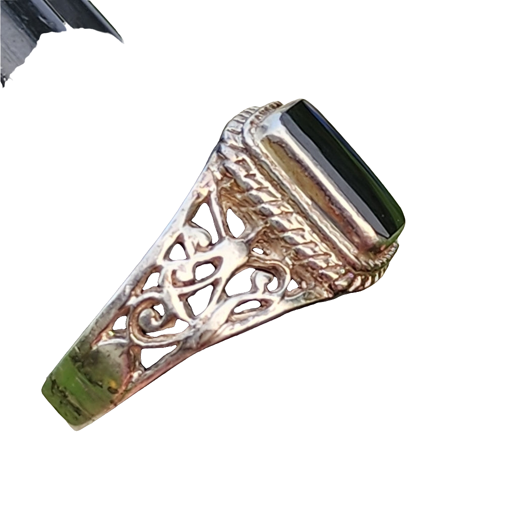 Sterling silver ring with Onyx size 8