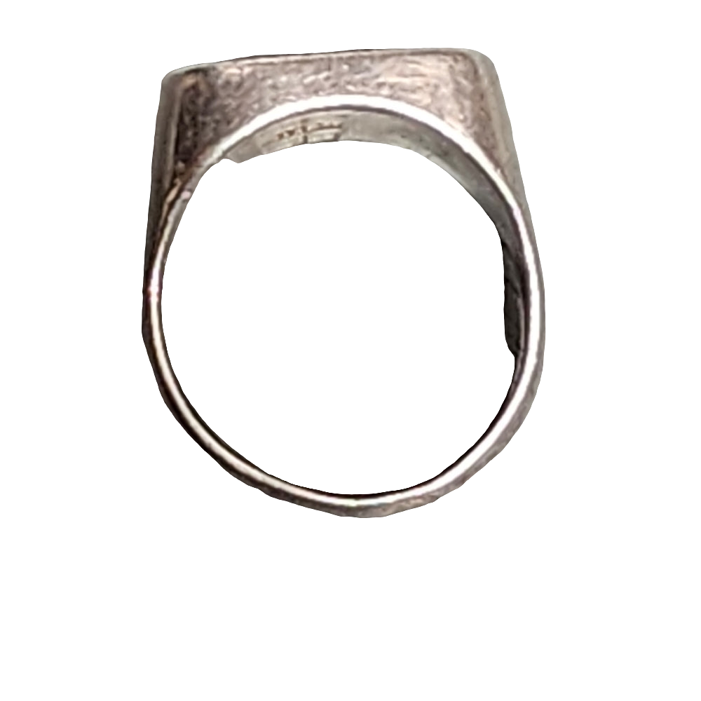 Vintage sterling silver ring made in Israel size 6.5 beautiful green stone