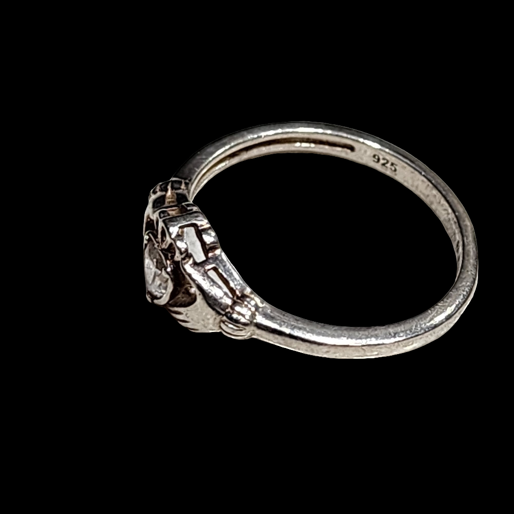 Sterling silver Celtic Claddagh Avon ring size 9  heart Centerstone wedding