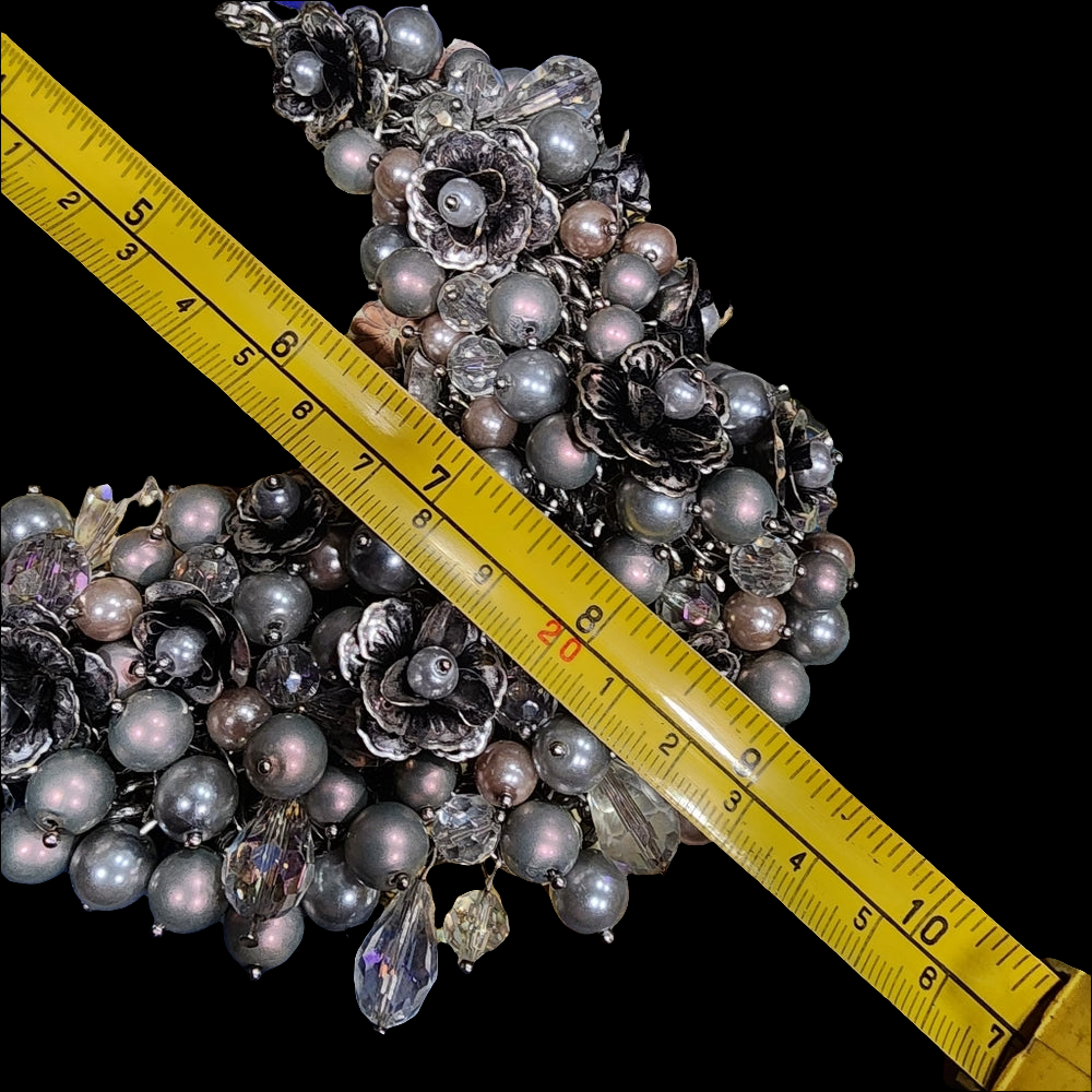 Costume fashion statement jewelry bib necklace pearl flowers Floral chunky