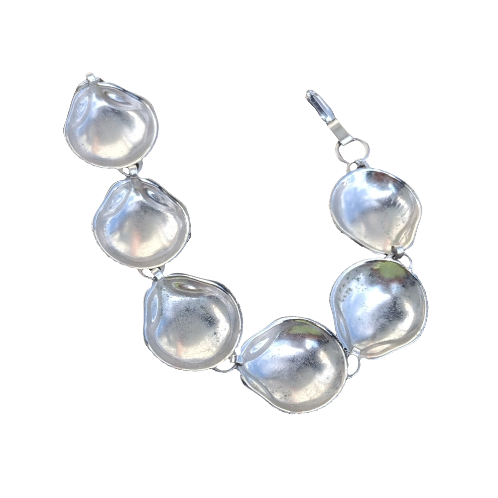 Shell bracelet silvertone about 7.5"