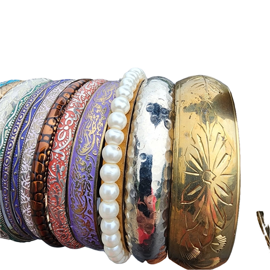 Lot of 40 bangle bracelets jewelry resale wear silver and gold tone