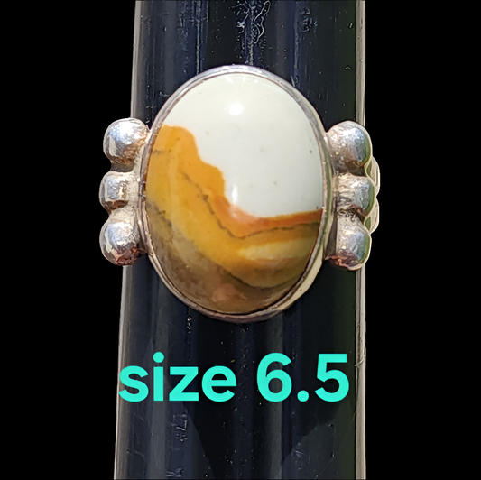 Vintage Sterling silver Native American ring size 6.5 agate?
