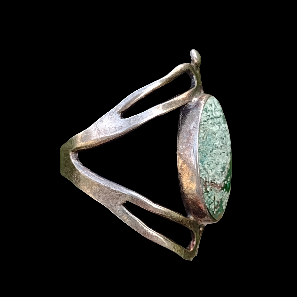 Vintage artist signed Mexican sterling silver ring size 5.75 green stone