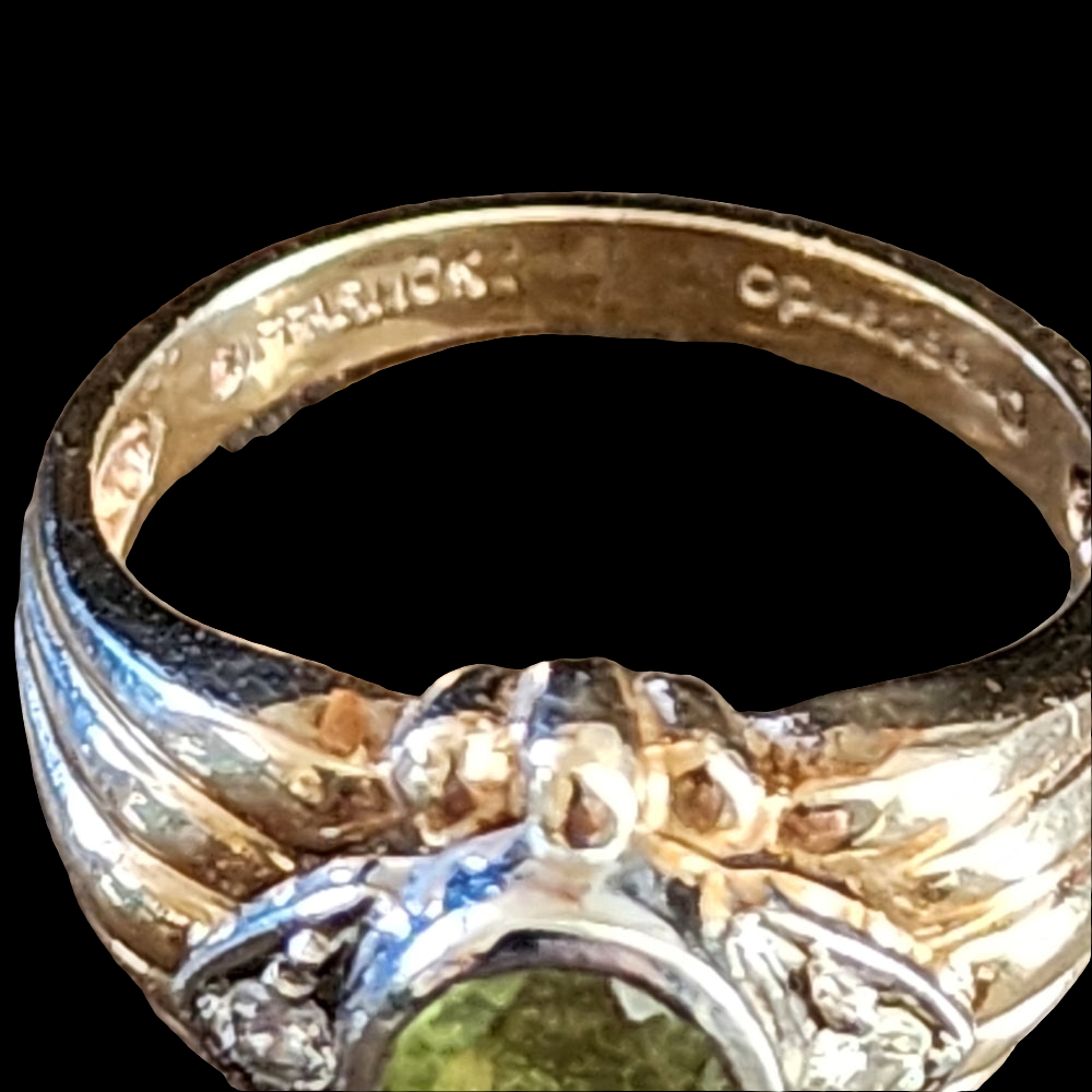 Jewerly 10k yellow gold ring Half moon cut Garnet & Peridot 2 diamonds size 6