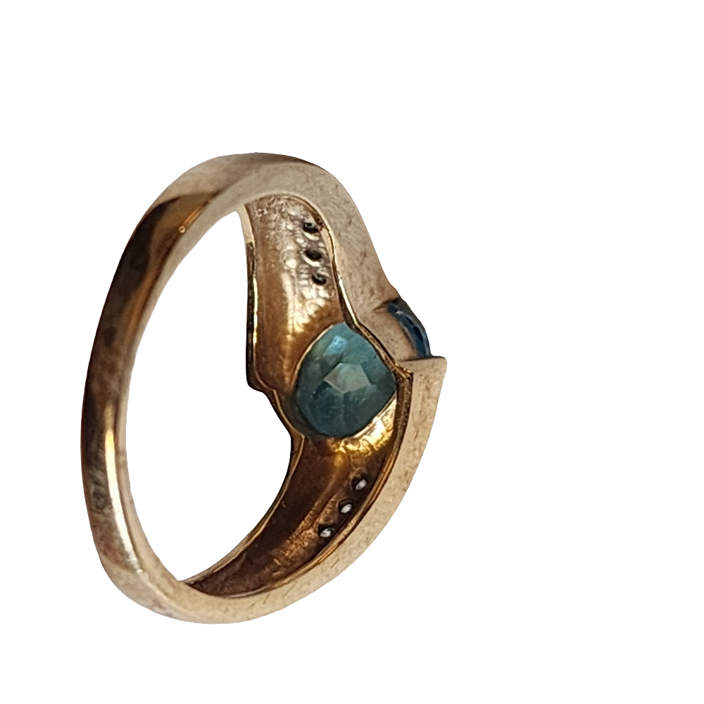 10k  yellow gold blue topaz and diamond ring size 8 great investment