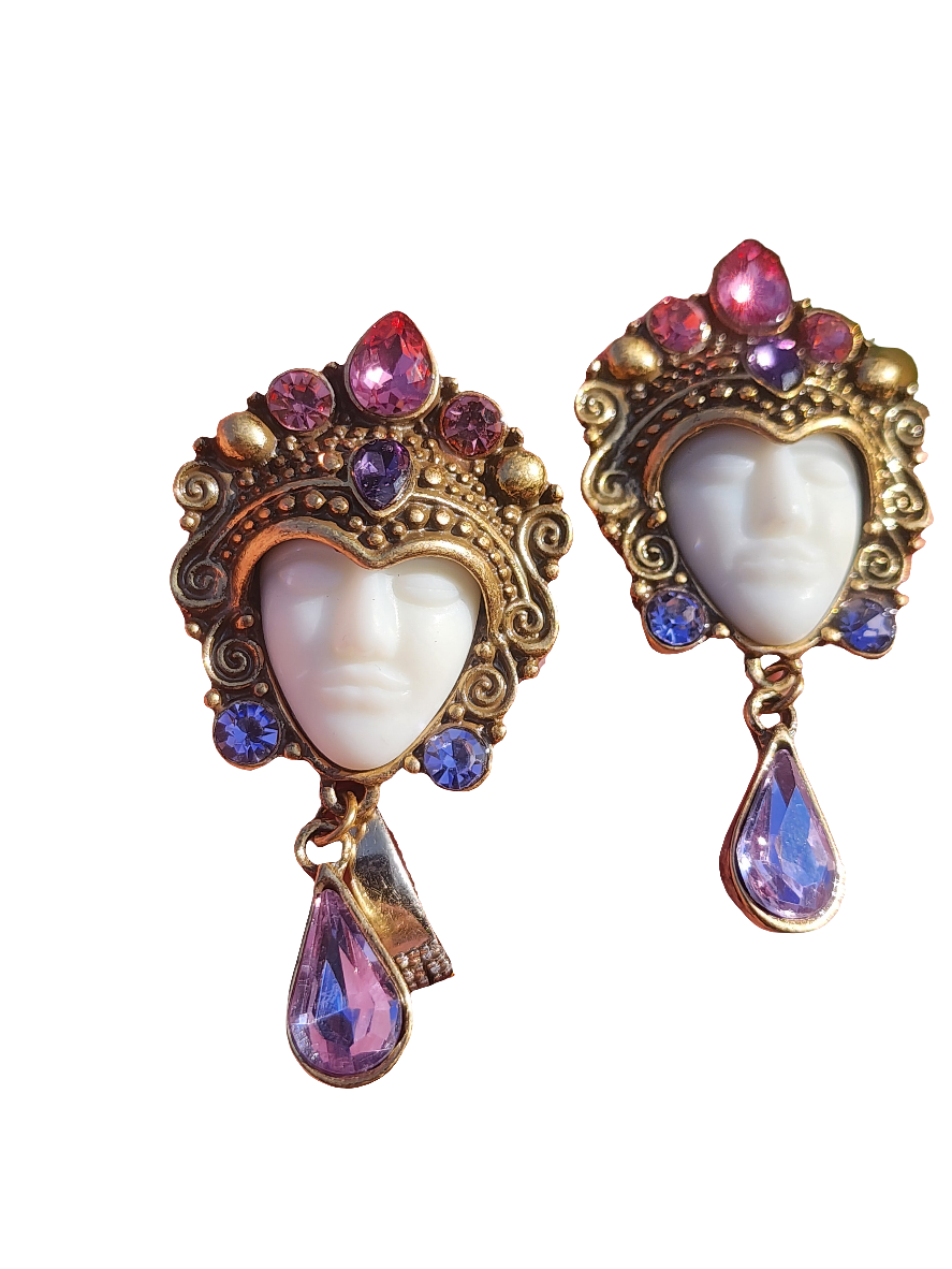 Pierce earrings with Sajen Style face & gemstones