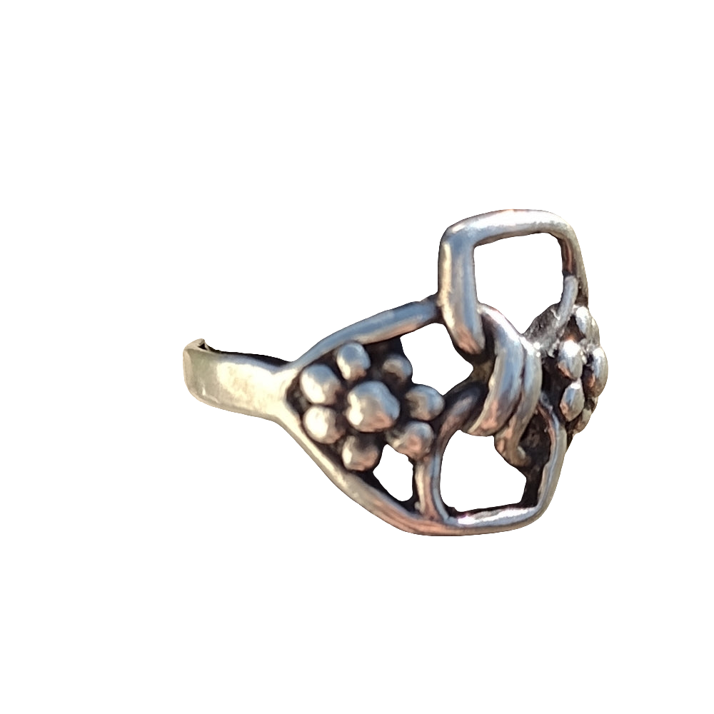 Vintage sterling silver ring with flowers size 7.25