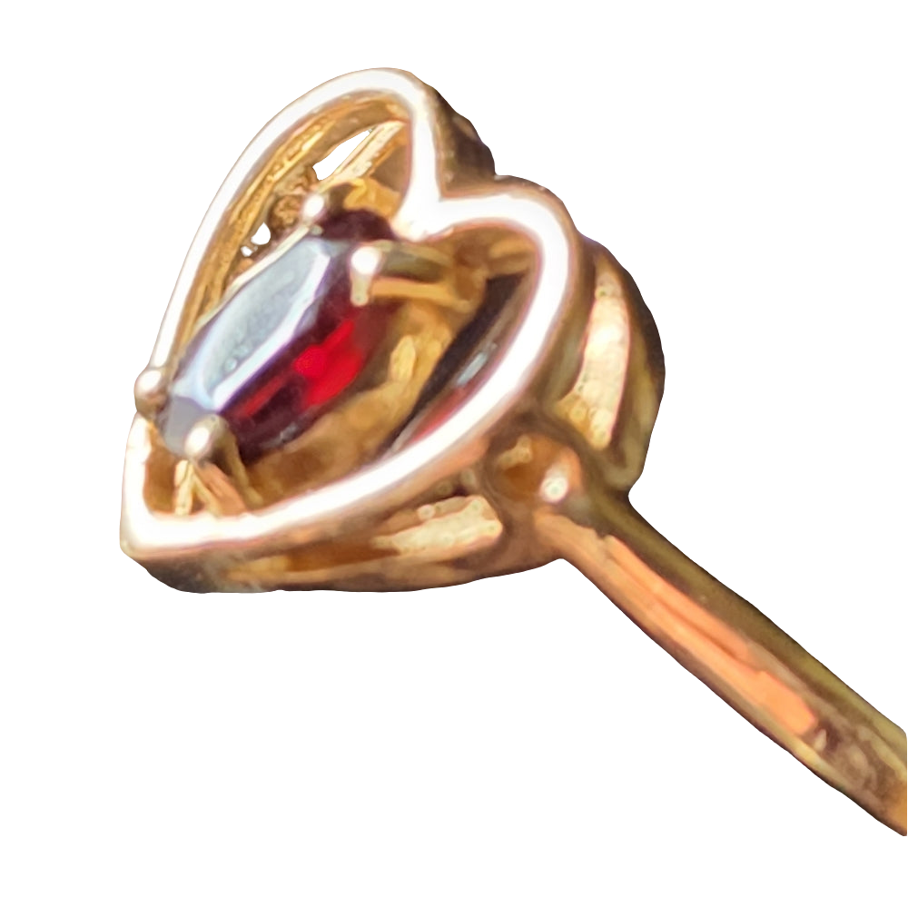 10K yellow gold petite heart with red Garnet ring size 6.5 fine jewelry wedding
