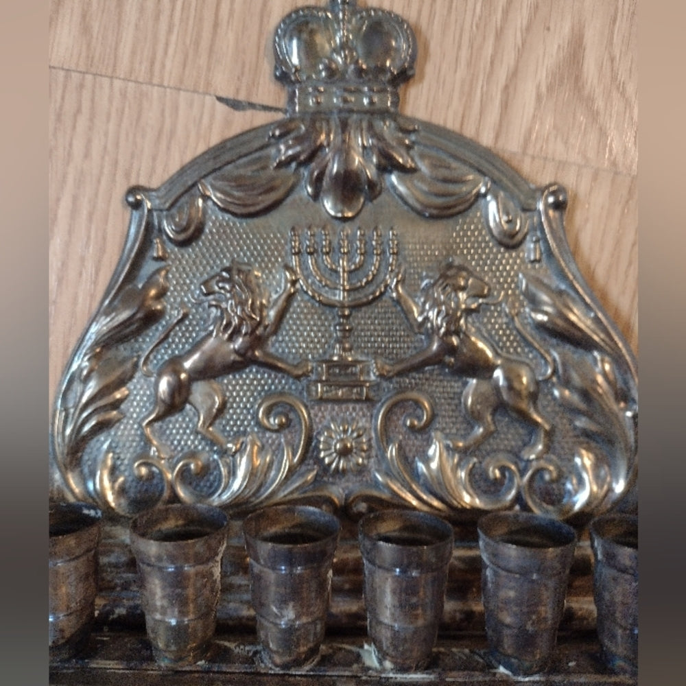 Hanukkah Menorah Hanukkiyah stand w eight candlestick holders lions and crown