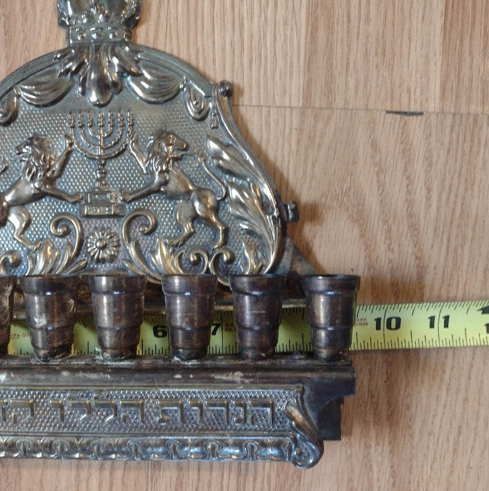 Hanukkah Menorah Hanukkiyah stand w eight candlestick holders lions and crown